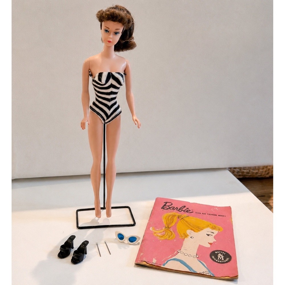 Vintage Barbie #5 Brunette Ponytail Doll TM Pat Pend Orig Swimsuit & Accessories